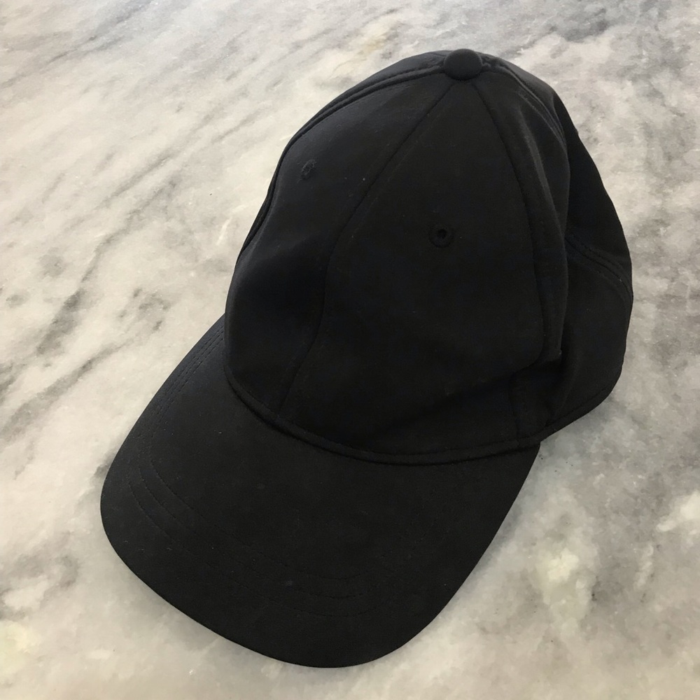 Black Lululemon Cap